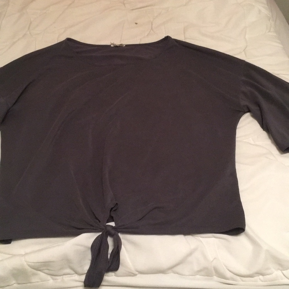 Gray t shirt